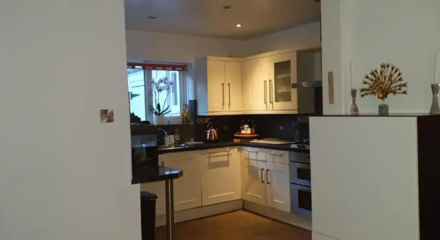 2-bed House in Poole
