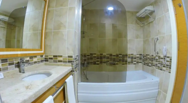 Трёхместный номер Standard Malahit Exclusive City Hotel