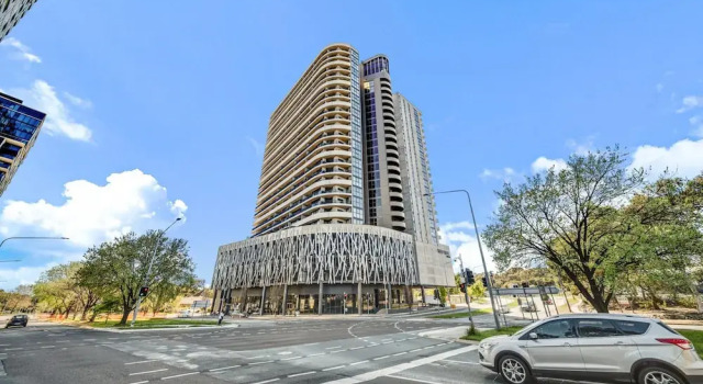Апартаменты Chic 1-bed With Stunning Lake View & Indoor Pool