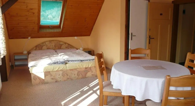 Pension Hubert, Book Hotel Hoteller i Jizera Mountains med parkering, Parkering