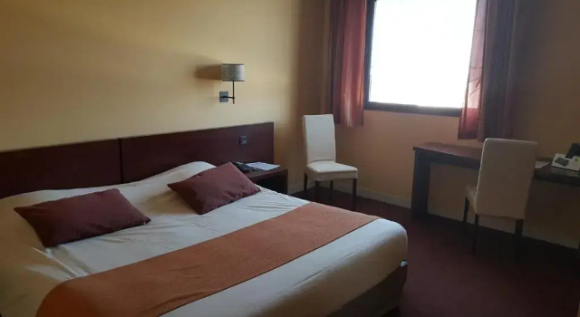 Двухместный номер Standard Hotel De Loire et Restaurant Les Bateliers