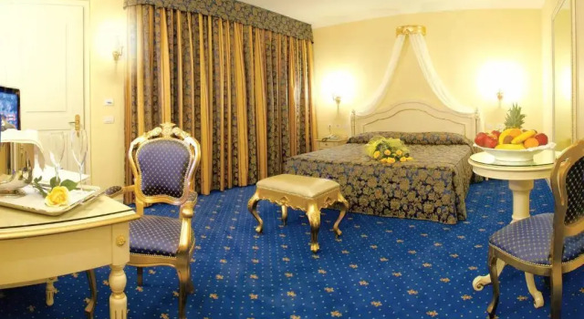 Полулюкс Hotel Motel Gold