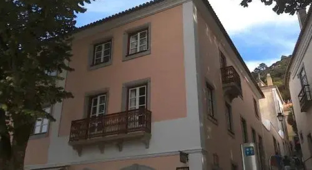 Door 12, Sintra Guest House, Забронировать Гостевой дом Отели Синтра с парковкой, рядом с Научный центр Синтры, Парковка