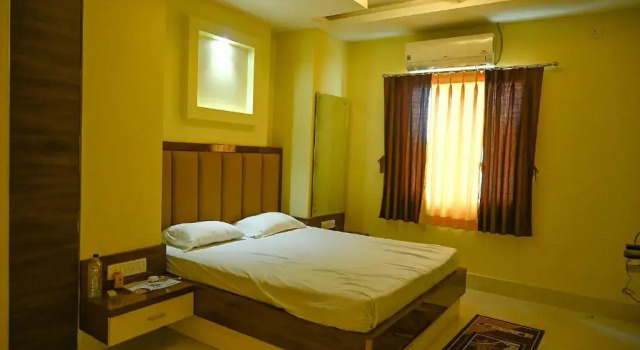 Номер Deluxe Fabhotel Golden Bliss