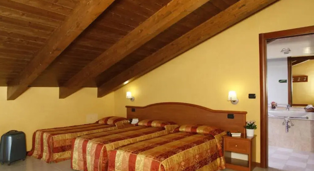 Четырёхместный номер Standard Vald Hotel