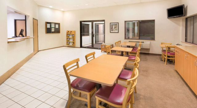 Super 8 by Wyndham Bend, Prenota Hotel Hotel a Bend con colazione, Colazione