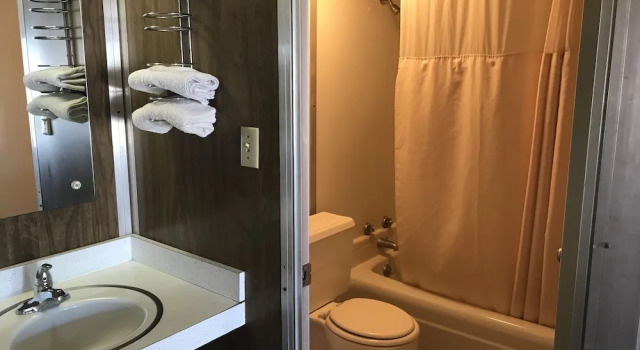 Номер Standard Budget Lakeview Inn