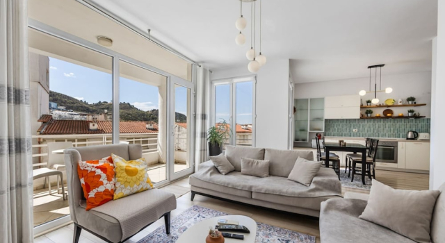 Апартаменты Calm Living 2BR Apartment in Residential Area