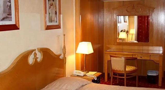 Полулюкс Grand Hotel Beirut