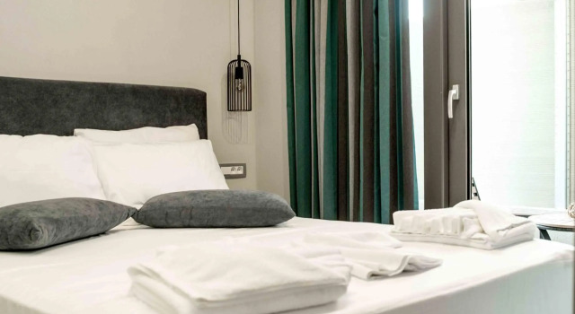 Makis Suite in the city
