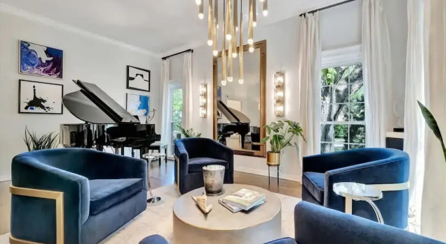 The Royale 2B 4B Luxury Garden Pool Yoga Room, Book Feriehus Tampa Florida