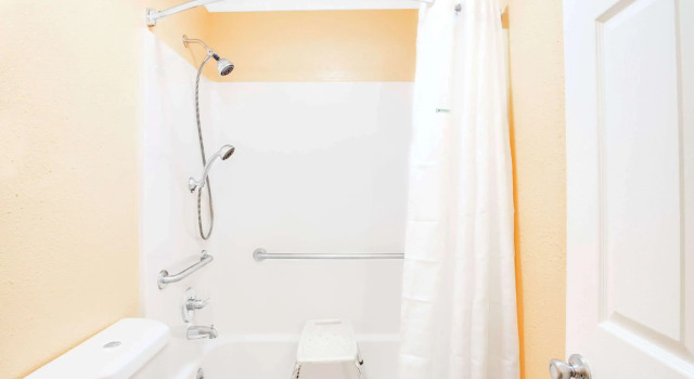 Четырёхместный номер Standard Knights Inn Paris