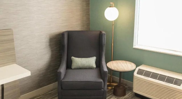 Номер Standard с видом на поле для гольфа Hilton Garden Inn Montebello / Los Angeles