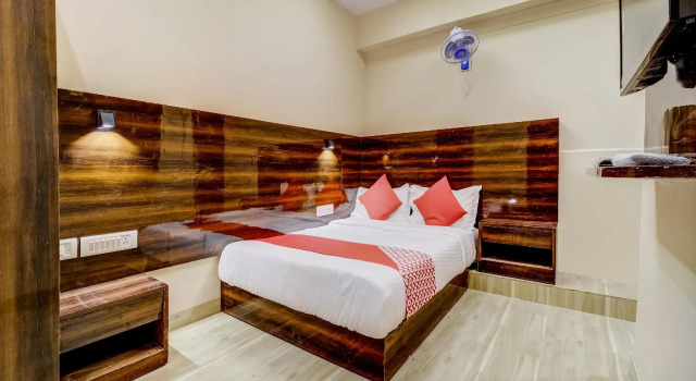 OYO 43828 Hotel Zara Inn, Забронировать Отель Отели штата Махараштры 3 звезды, 3*
