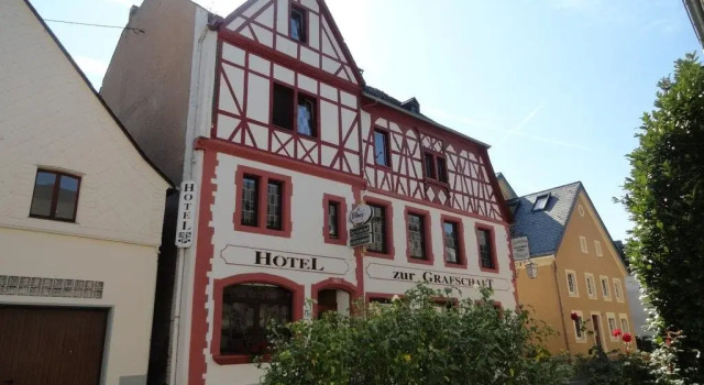 Hotel zur Grafschaft, Забронировать Отель Браунеберг Хунсрюк