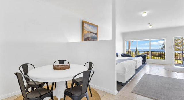 Семейный номер Deluxe с балконом и с видом на океан Coast Motel and Apartments