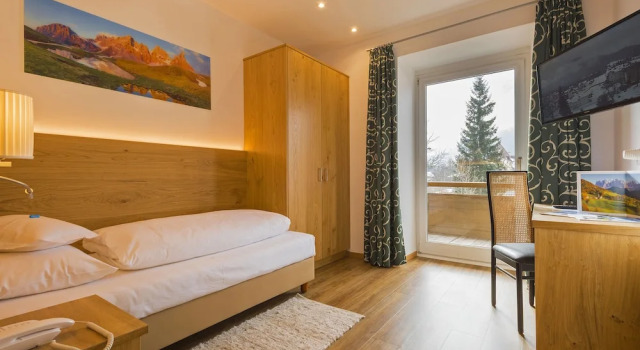 Одноместный номер Superior с балконом Hotel Dolomiten
