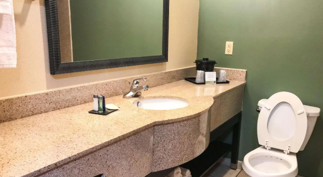 Четырёхместный люкс Spark by Hilton Shepherdsville Louisville South