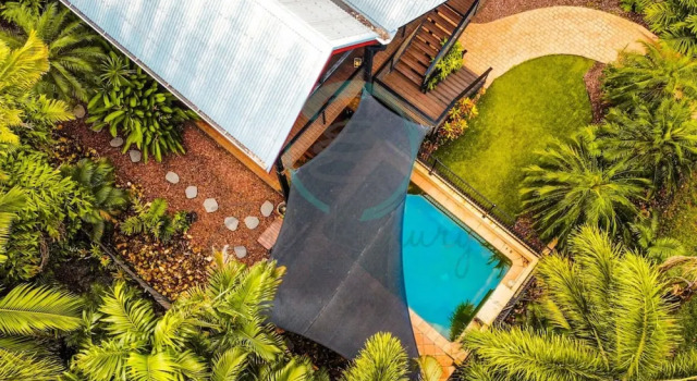 Zenlux Tropical Retreat Pool BBQ Golf Course
