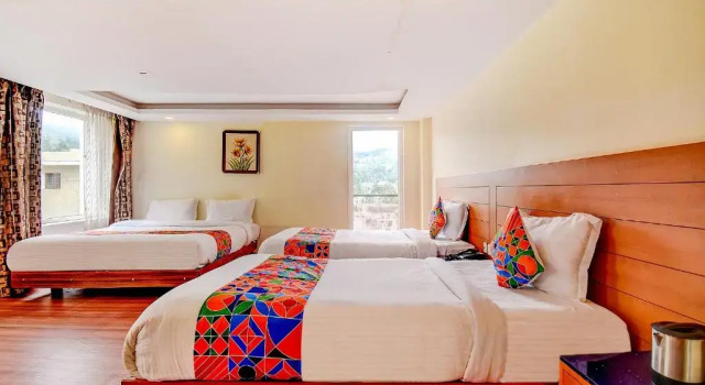 Номер Standard FabHotel Abirami Grand Inn - Nr Bryant Park