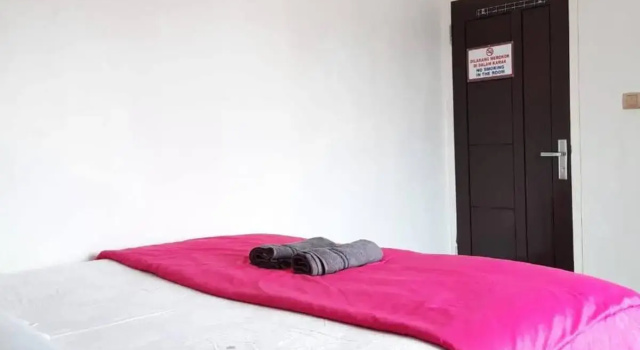 Номер Standard Homestay Tiga Putri Kerinci Jambi Syariah