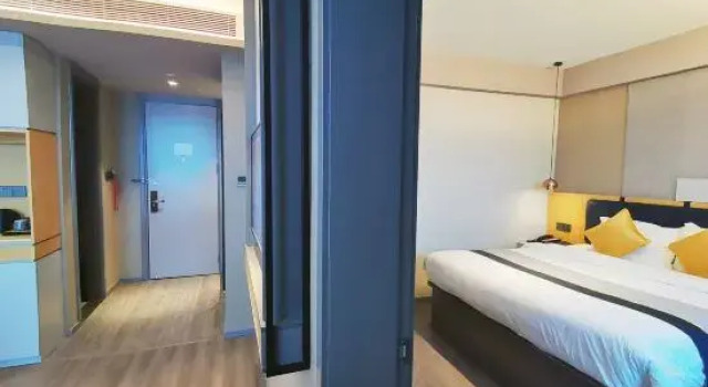Двухместный люкс Homeinn Selected Hotel (Huanghua Canghai Road Xinyulou)
