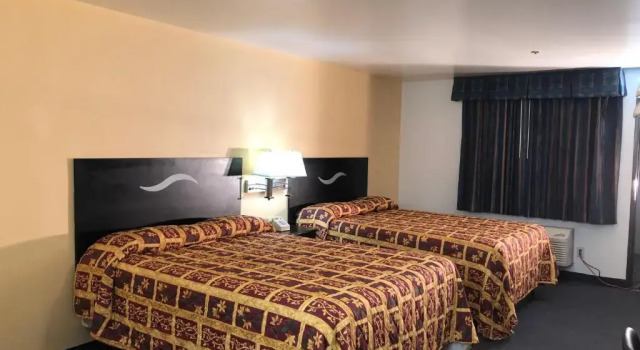 Четырёхместный номер Standard Luxury Inn
