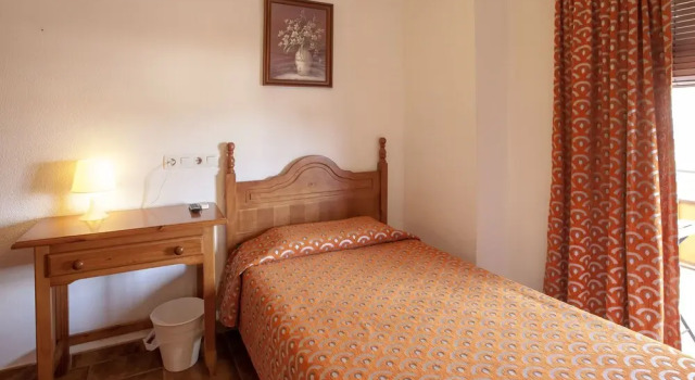 Номер Standard с красивым видом из окна Sun Serramar Boutique Hostal