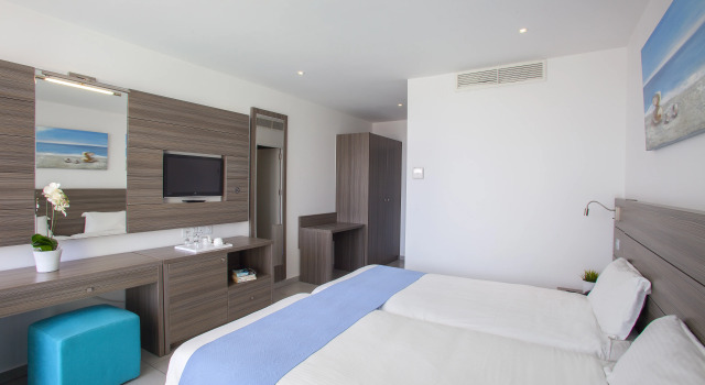 Limanaki Beach Hotel