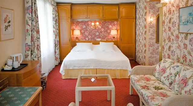 Четырёхместный номер Standard Hotel Wengener Hof