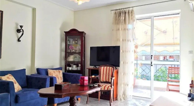 Comfy 3rd Floor Flat and Pspace, Забронировать Отель Отели Афины с парковкой, рядом с Здание греческого парламента, Парковка
