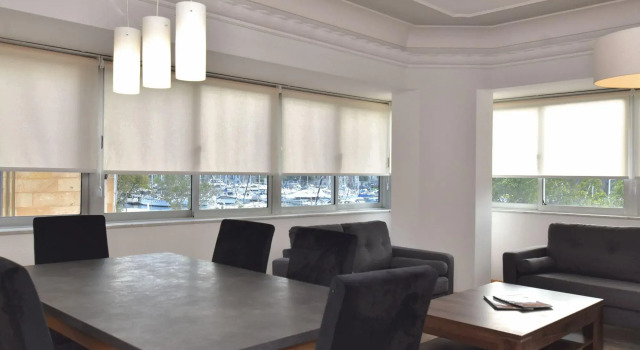 Sea View Spacious 2 Bedroom Central Apartment