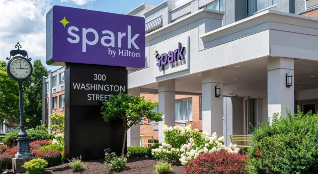 Spark by Hilton Watertown, Book Hotel Watertown New York State