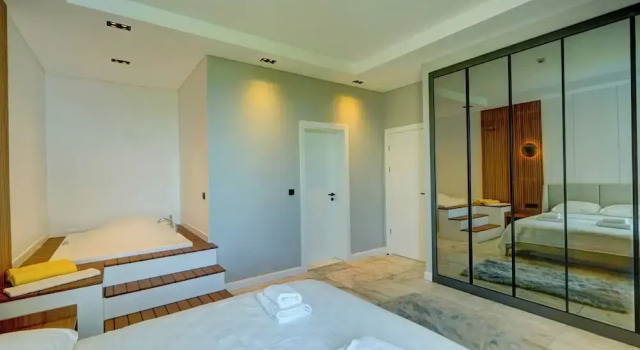Earth 7 - PLANET LUXURY VILLAS