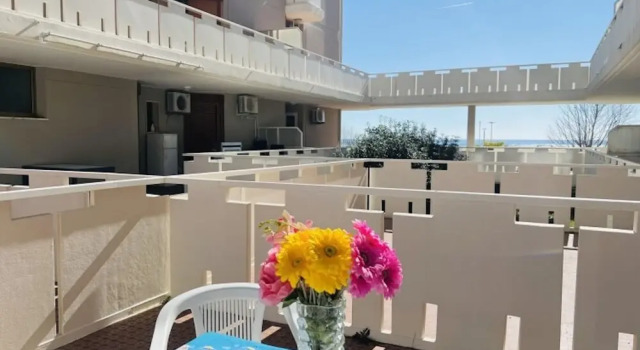Seafront Residence With Terrace, Prenota Appartamento Hotel a Veneto con parcheggio, Parcheggio