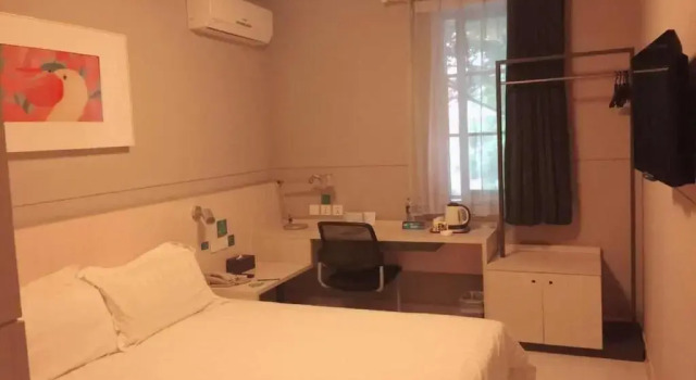 Двухместный номер Standard Jinjiang Inn Dongguan Nancheng Xiping Subway Station
