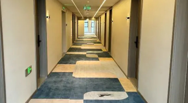 Yuhuan Xinji Hotel, Book Hotel Hoteller i Yuhuan med parkering, Parkering