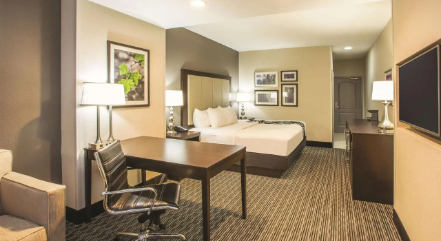 Номер Executive La Quinta by Wyndham Hattiesburg - I-59