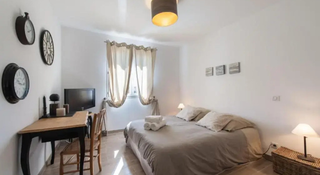 Villa Deidière 6pers/piscine/pétanque/clim, Забронировать Вилла Отели в центре Сен-Сир-сюр-Мер, в центре