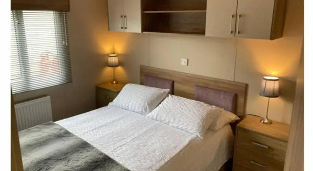 Luxury 2 Bedroom Holiday Home on Beachside Park