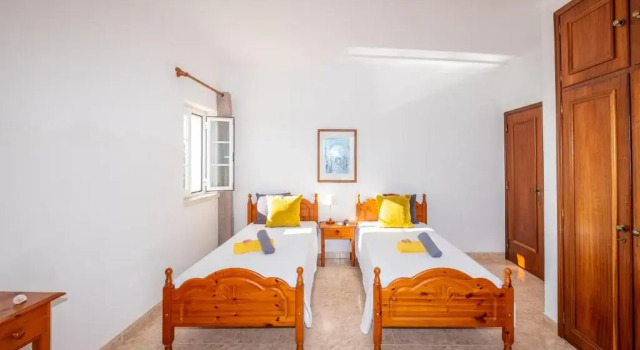 Villa Sunrise - com piscina privada e BBQ em Carvoeiro, Забронировать Вилла Карвоэйру Барловенто, рядом с Praia do Vale Covo