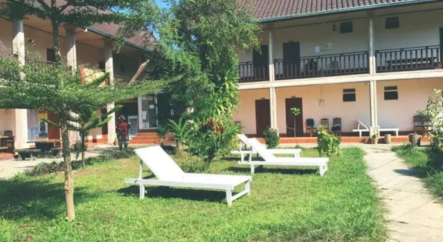 Vang Vieng Chalern Guesthouse, Забронировать Отель Отели Вьентьяна с парковкой, Парковка