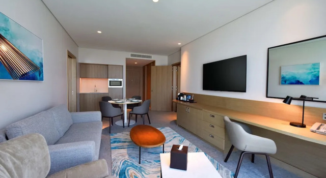 Семейный люкс с 2 комнатами с видом на залив Hilton Garden Inn Bahrain Bay