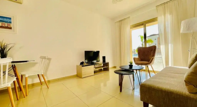 Oracle 1 bedroom A1-002, Boek Hotel Hotels in Paphos met parkeren, in de buurt van Faros Beach, Parkeren