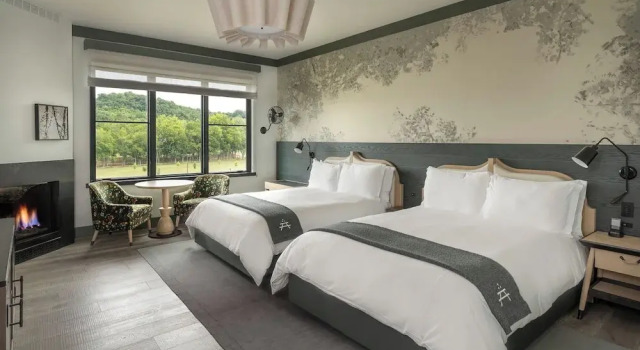 Четырёхместный номер Standard Southall Farm & Inn