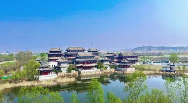 Семейный люкс Deluxe с видом на озеро Jizhou Panshan Weisden Resort Hotel (Tianjin Media College)