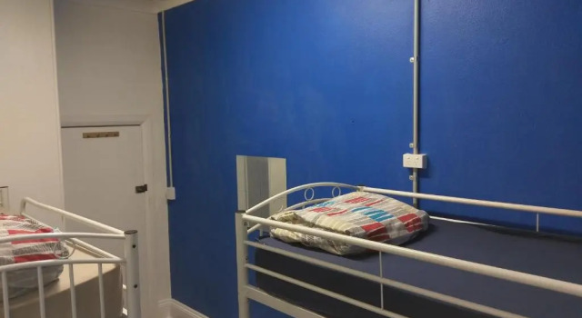 Кровать в общем номере (мужской номер) Adelaide Travellers Inn Backpackers Hostel