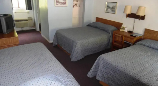 Трёхместный номер Standard Laurel Park Inn