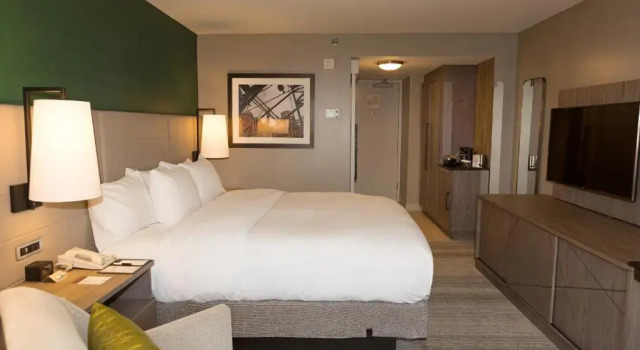 Номер Standard с видом на город Hilton Birmingham Downtown at UAB