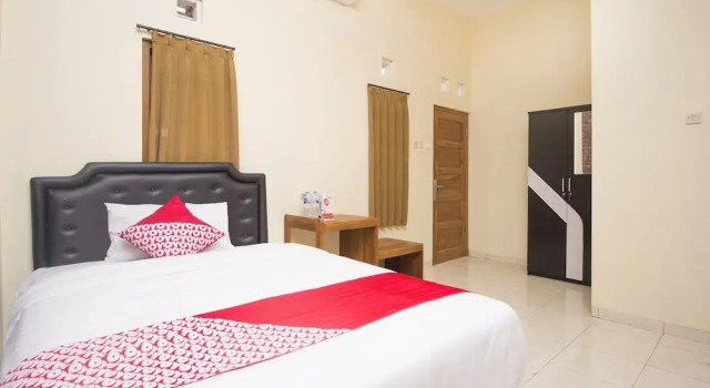 Annisa Syariah Guest House by Oyo Rooms, Book Guesthouse Depok 
